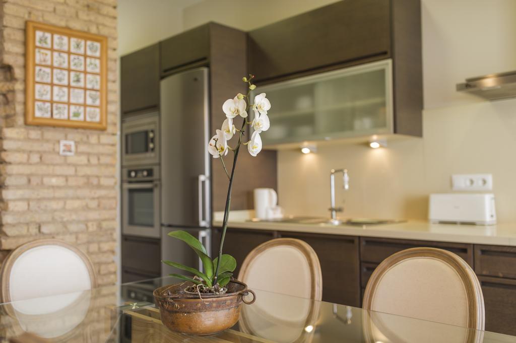 Sueca Apartment With Terrace Ruzafa Mid-Term Valencia Kültér fotó